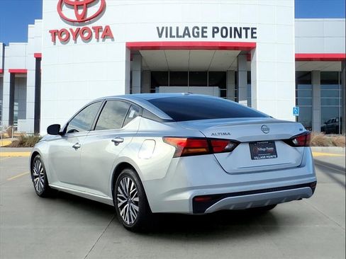 Used 2023 Nissan Altima 2.5 SV image 4