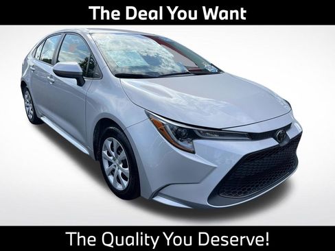 Used 2022 Toyota Corolla LE FWD image 1