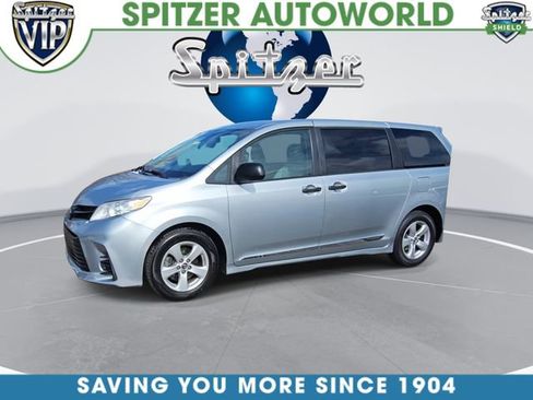 Used 2020 Toyota Sienna L image 4
