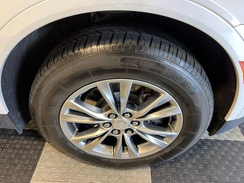 Used 2021 Cadillac XT5 Premium Luxury FWD image 9