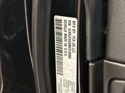 Used 2021 Jeep Grand Cherokee Laredo X image 28