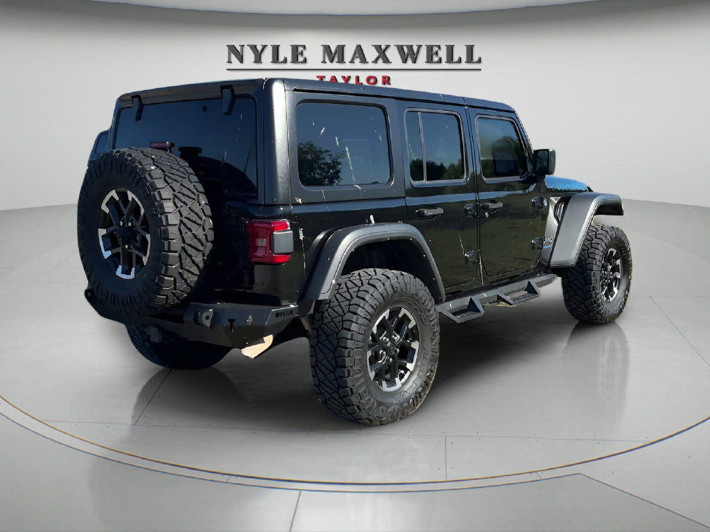 Used 2024 Jeep Wrangler Unlimited Rubicon 4xe w/ Technology Group AWD/4WD image 5