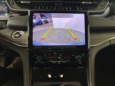 Used 2023 Jeep Grand Cherokee 4WD 4xe image 22