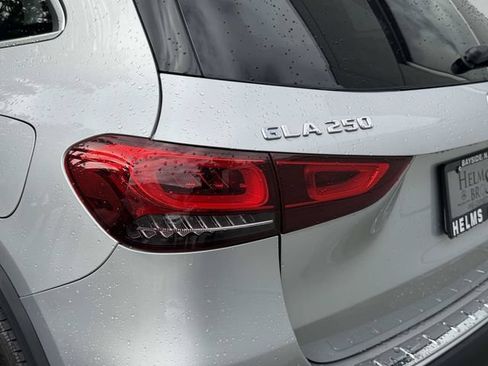 Certified 2023 Mercedes-Benz GLA 250 4MATIC image 8