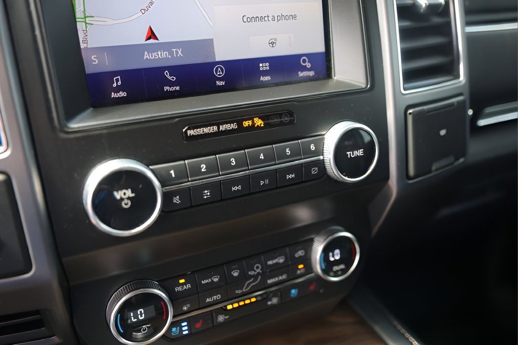 Used 2021 Ford Expedition Platinum RWD image 19