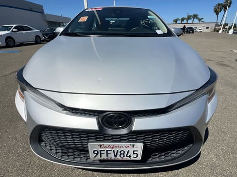 Used 2021 Toyota Corolla LE FWD image 2