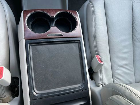 Used 2012 Toyota Sienna XLE image 21