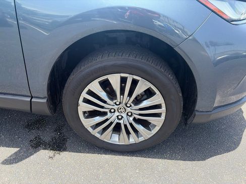 Used 2021 Toyota Venza Limited AWD/4WD image 9