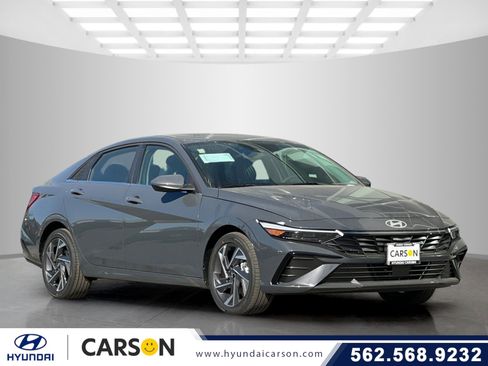 New 2025 Hyundai Elantra SEL image 1