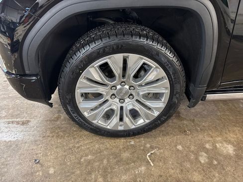 Used 2022 GMC Sierra 1500 Denali w/ Denali Premium Package image 11