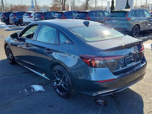 Used 2025 Honda Civic Sport image 4