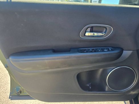 Used 2018 Honda HR-V EX image 19