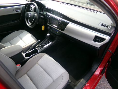 Used 2016 Toyota Corolla LE FWD image 30