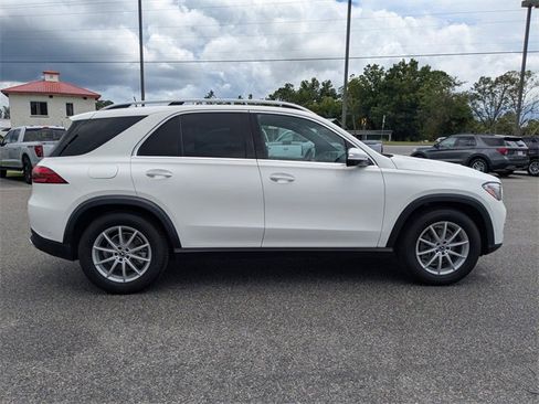 Used 2024 Mercedes-Benz GLE 350 4MATIC image 3