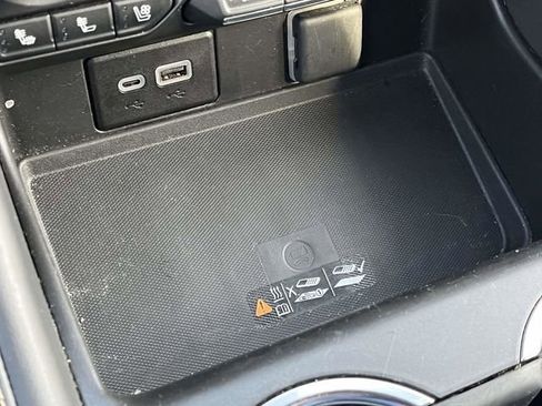 Used 2024 Chevrolet Tahoe Premier image 34