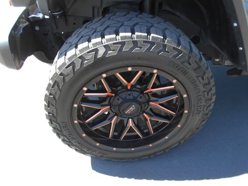 Used 2022 Jeep Wrangler Unlimited Rubicon w/ LED Lighting Group AWD/4WD image 23