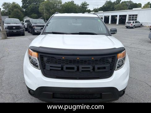 Used 2013 Ford Explorer XLT FWD image 2