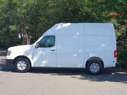 Used 2014 Nissan NV 3500 SV w/ Side & Curtain Airbag Package image 4