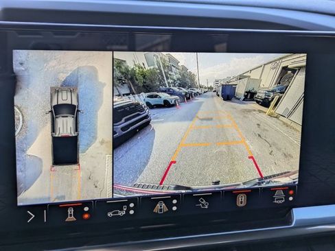 Used 2024 GMC Sierra 2500 SLT w/ SLT Premium Package image 18