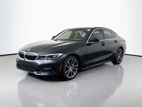 Used 2019 BMW 330i Sedan RWD image 4