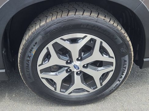 Used 2024 Subaru Forester Premium AWD/4WD image 10