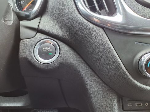Used 2024 Chevrolet Equinox LT FWD image 27