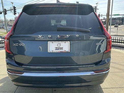 New 2026 Volvo XC90 B5 Plus AWD/4WD image 9