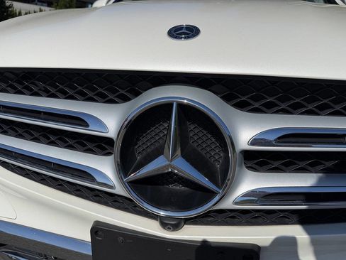 Used 2018 Mercedes-Benz GLC 300 4MATIC image 42