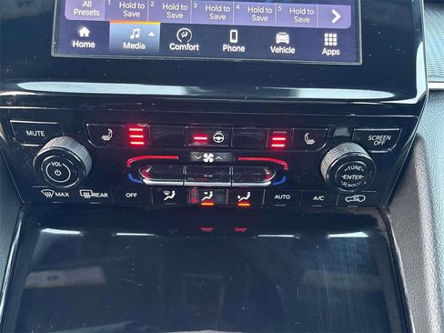 Used 2023 Jeep Grand Cherokee Altitude image 26