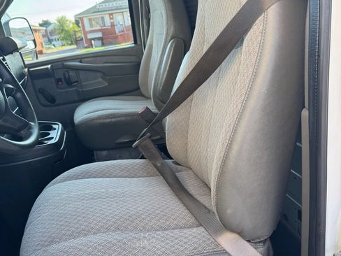 Used 2012 Chevrolet Express 2500 RWD image 8