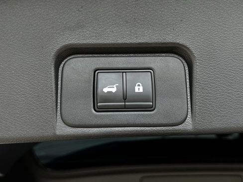 Used 2024 Nissan Rogue SV FWD image 32