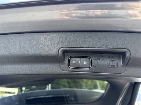 Used 2022 Ford Explorer XLT w/ Equipment Group 202A image 42