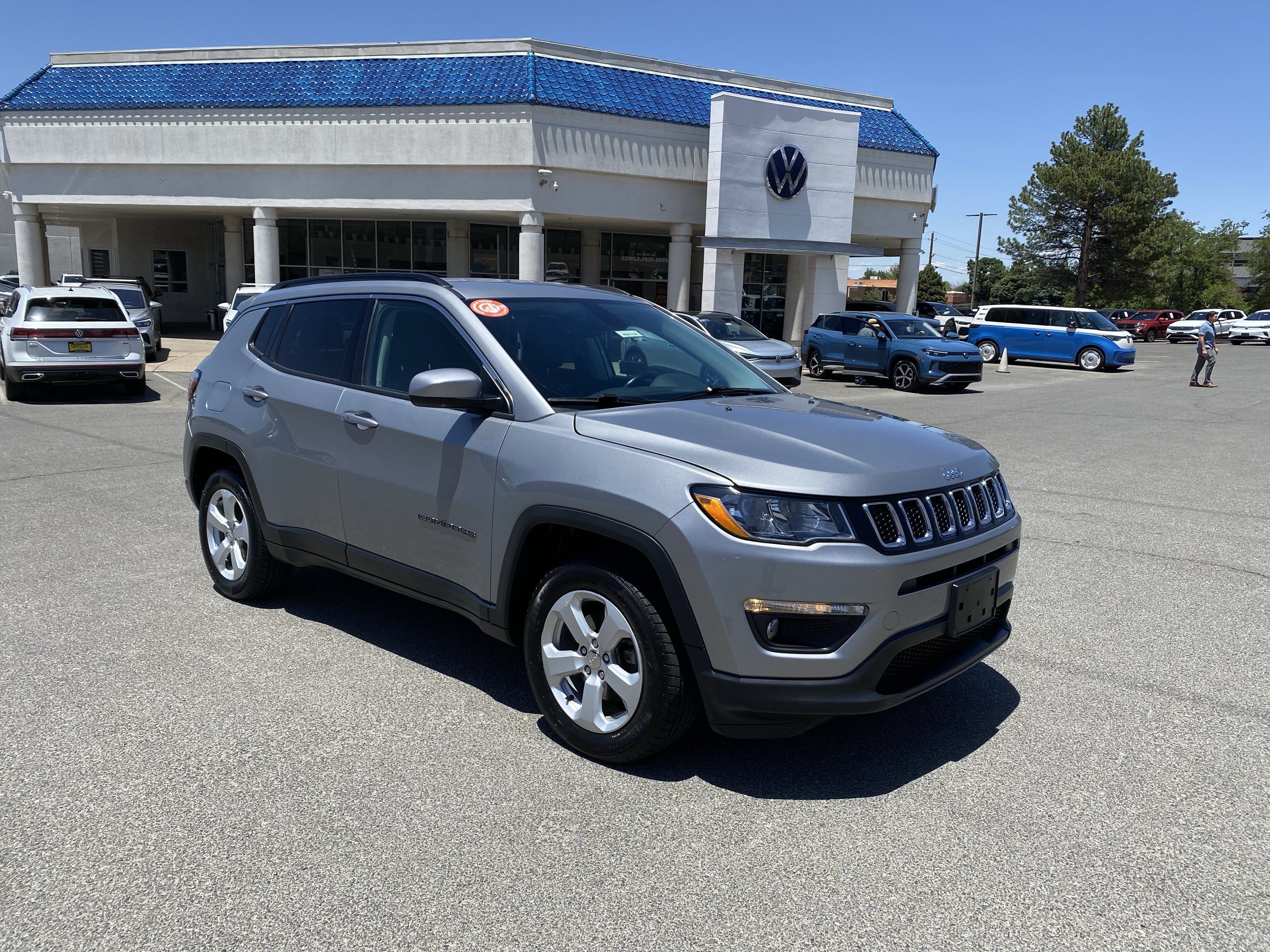Used 2021 Jeep Compass Latitude w/ Convenience Group AWD/4WD image 2