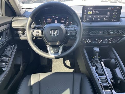 Used 2025 Honda Accord Touring image 12