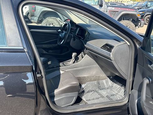 Used 2024 Volkswagen Jetta SE FWD image 30