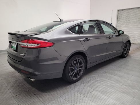 Used 2018 Ford Fusion SE w/ Equipment Group 201A FWD image 9