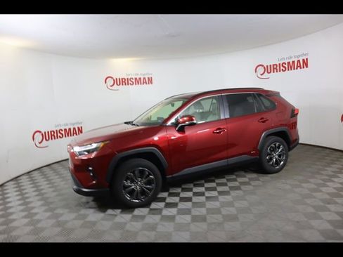 Used 2022 Toyota RAV4 XLE Premium AWD/4WD image 7