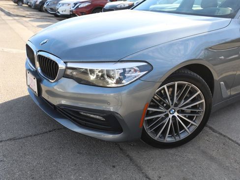 Used 2018 BMW 530i xDrive w/ Premium Package image 2