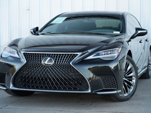 Used 2021 Lexus LS 500 w/ Cold Weather Package (CK) RWD image 3