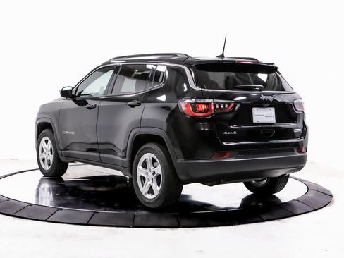 Used 2023 Jeep Compass Latitude image 3