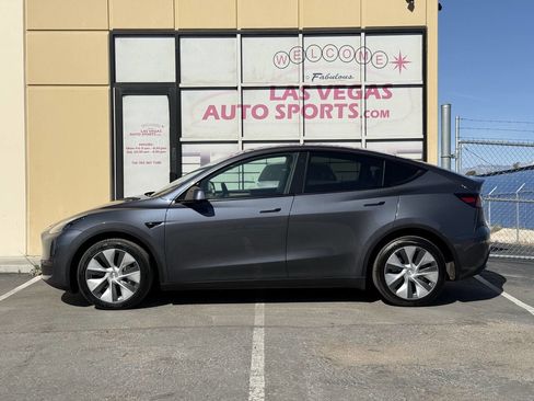 Used 2023 Tesla Model Y Long Range image 5