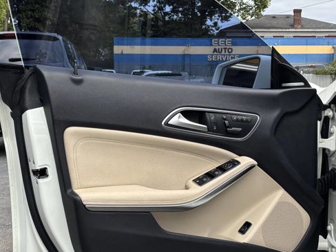 Used 2014 Mercedes-Benz CLA 250 4MATIC image 11