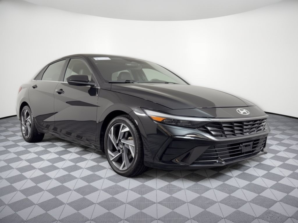 Used 2025 Hyundai Elantra SEL FWD image 7