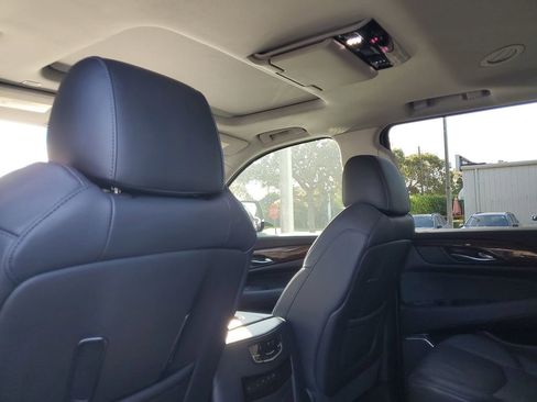 Used 2018 Cadillac Escalade Premium Luxury image 14