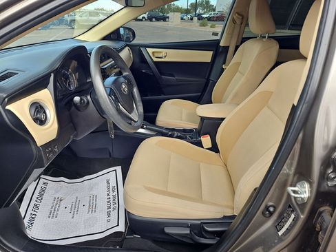 Used 2018 Toyota Corolla LE w/ Carpet Mat Package (TMS) FWD image 22