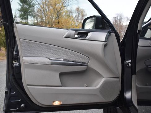 Used 2012 Subaru Forester 2.5X Premium w/ All-Weather Pkg image 8