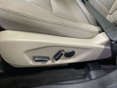 Used 2018 Ford Explorer XLT w/ Equipment Group 201A image 12