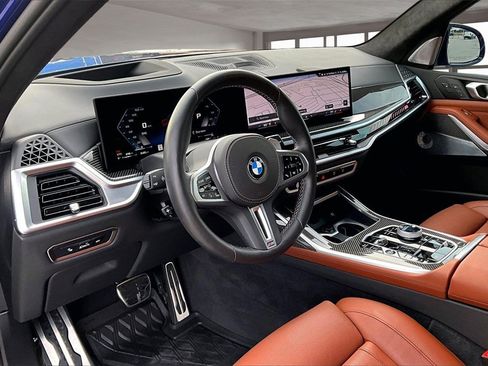 Used 2025 BMW X7 M60i image 13