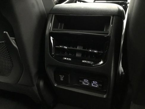 Used 2023 Jeep Grand Cherokee Altitude AWD/4WD image 21