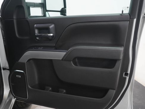 Used 2015 Chevrolet Silverado 1500 LTZ Z71 w/ LTZ Plus Package AWD/4WD image 12
